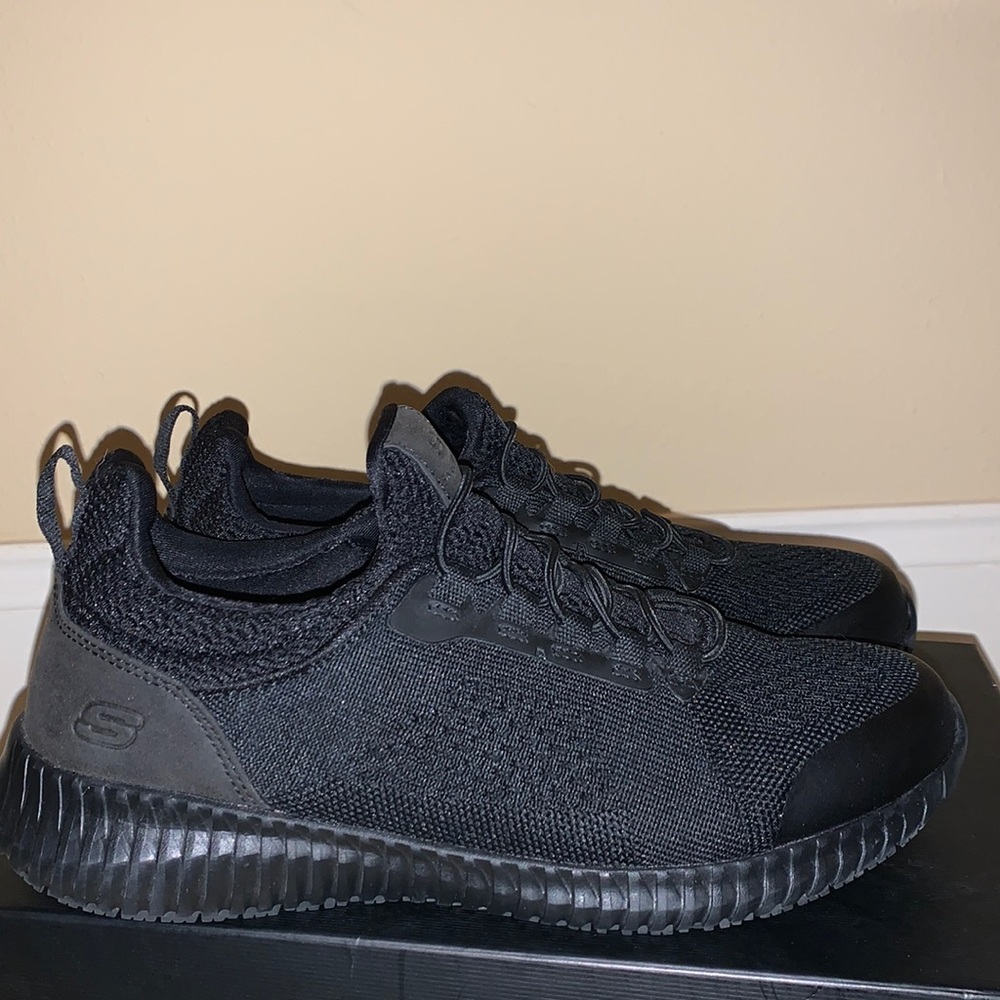 Black Skechers Work Sneakers Women’s Sz 7.5